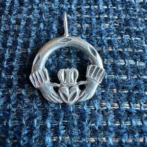 Claddaugh Pendant in Sterling Silver
